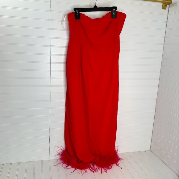 Petal & Pup Dresses & Skirts - NWT Petal & Pup Darbie Strapless Feather Midi Dress Berry